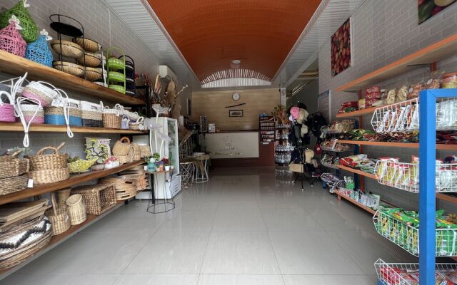 Hotel O Batodupi Guesthouse Syariah Near Buttu Kasambi