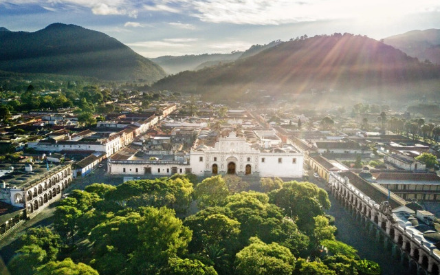 Palacio De Dona Leonor