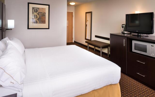 Holiday Inn Express & Suites Bucyrus by IHG