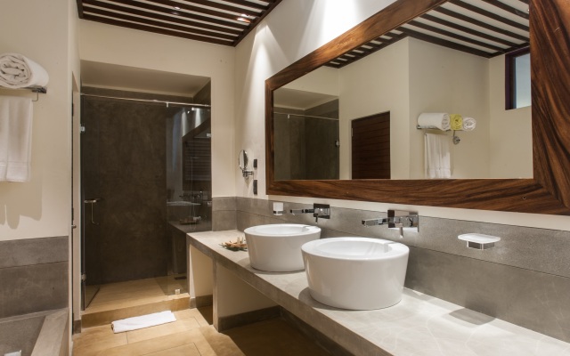Colombo Court Hotel & Spa Resort