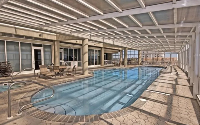 Colonnades 1202 - 3 Br condo