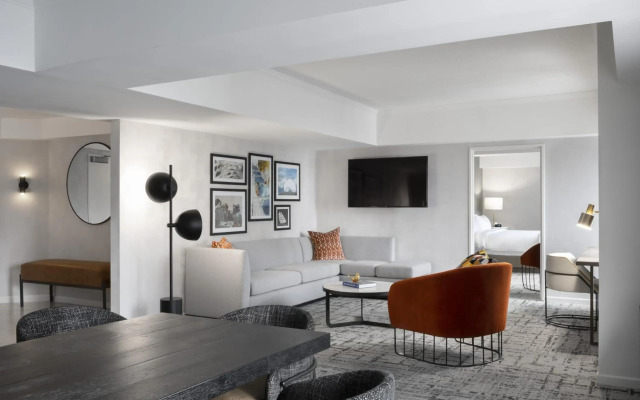 voco Chicago Downtown - Riverwalk by IHG