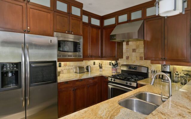 Juniper Crest #25 4 Bedroom Condo by RedAwning