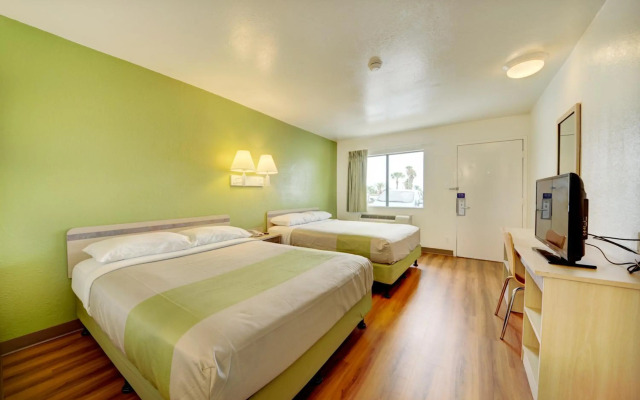 Motel 6 Cocoa Beach, FL