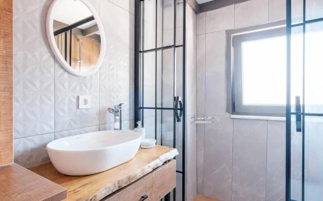 Stunning Sea View Loft 5 min to Park in Kuzguncuk