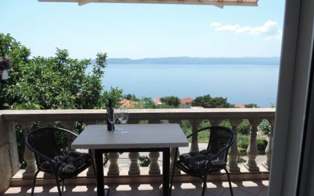 Maza - With Seaview & Parking - R1