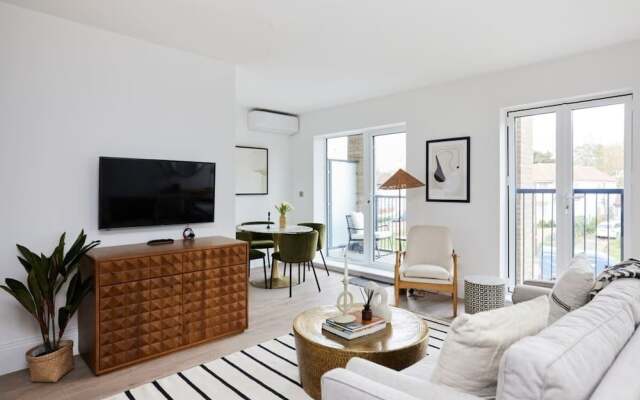 The Wembley Park Retreat - Modern 2bdr Flat With Balcony