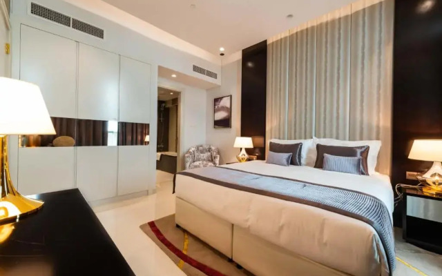 Westminster Upper Crest