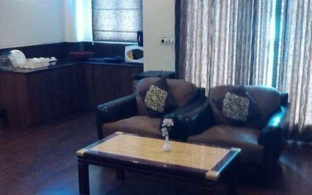 18 Square Lake View Boutique Hotel