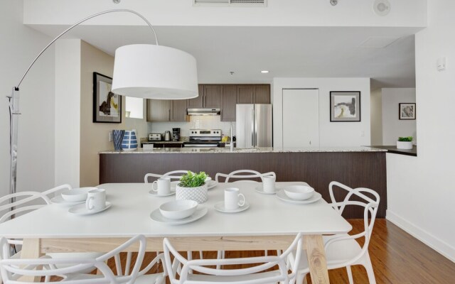 Palais-des-Congrès Furnished Suites by Hometrotting