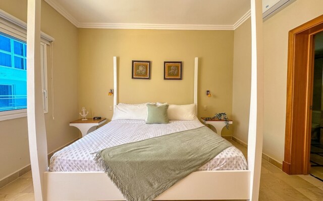 Fantastic beachfront 2 bedroom apartment