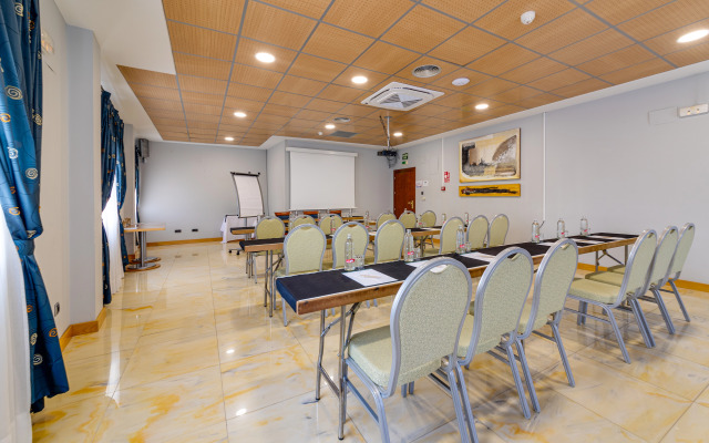 Hotel Daniya Denia