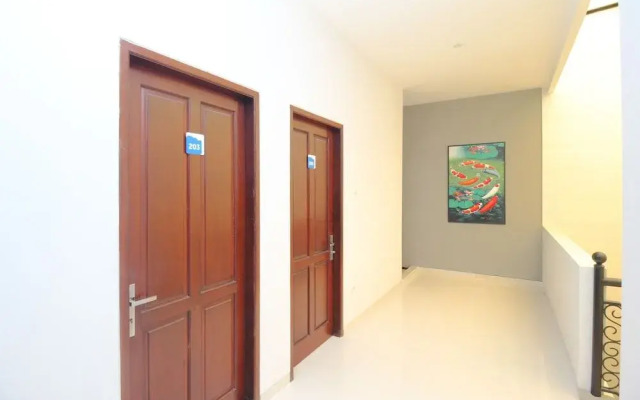 RedDoorz Syariah At Pucang Anom