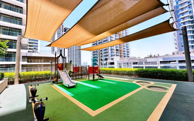 Contemporary 1BR w Dubai Marina Glimpse