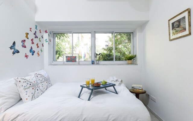 Tranquil Garden Retreat by Sea N Rent