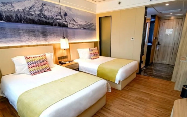 Comfort  Hotel (Urumqi Xiaoxigou Metro Station )