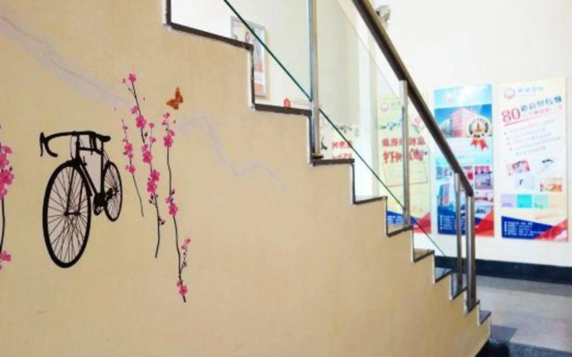 reen Season Hotel MINI (Longdong Avenue, Shanghai New International Expo Center)