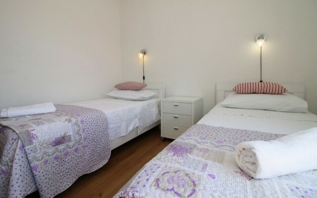 Elvi - Amazing Position & Parking - A4 Gornji