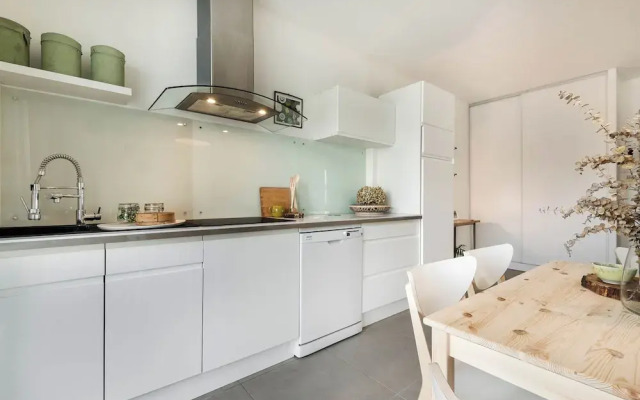 Aguda1 · Aguda's Family House 4bd, Parking, BBQ