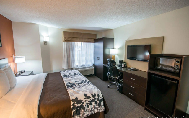 Clarion Inn & Suites DFW North