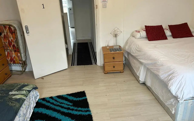 Cozy 4 Bed Flat in Islington London