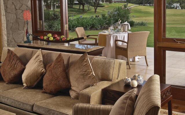 Fairmont Mount Kenya Safari