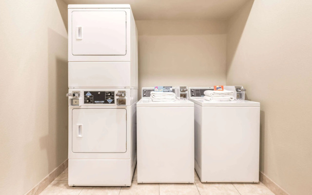 Ramada by Wyndham College Station