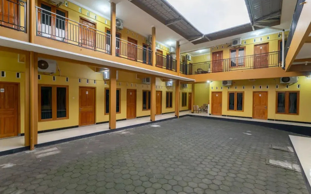 Wisma Handayani Syariah by OYO Rooms