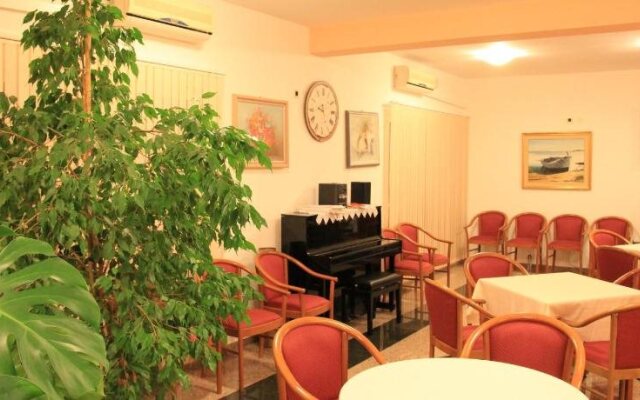 Aparthotel Buratovic