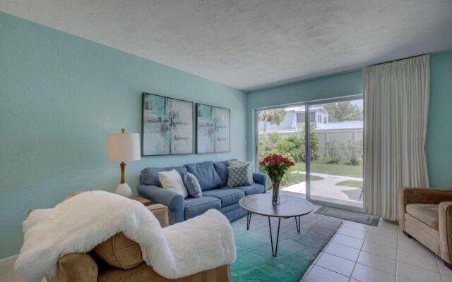 Jamaica Royale Beach Waves