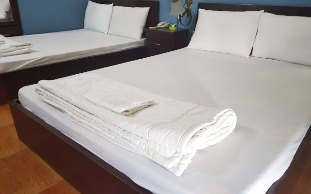 Van Thanh Dat Hotel by OYO Rooms