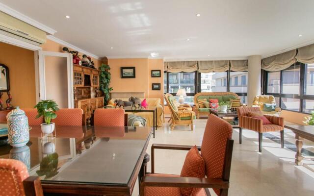 4 bedroom apartment close by beach in Fuengirola