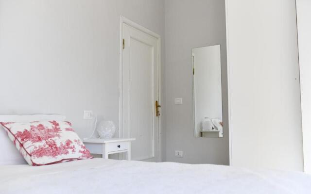 B&B Porta Romana-Language And Art