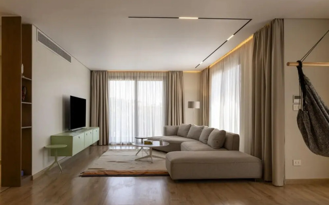 Rivera  Silver Palm