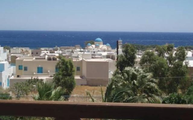 TheArtemis - Perissa Hotel