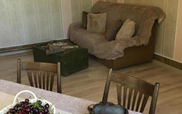 Apple Tree Family Home (ECO)