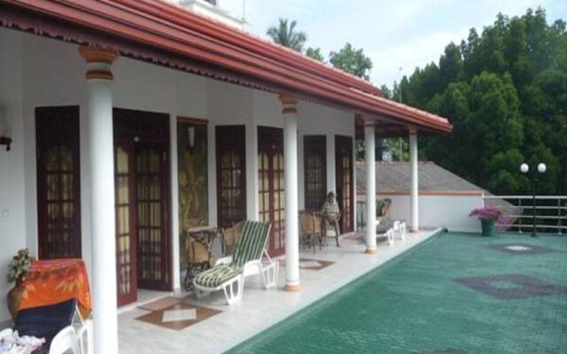 Lagoon Garden Hotel