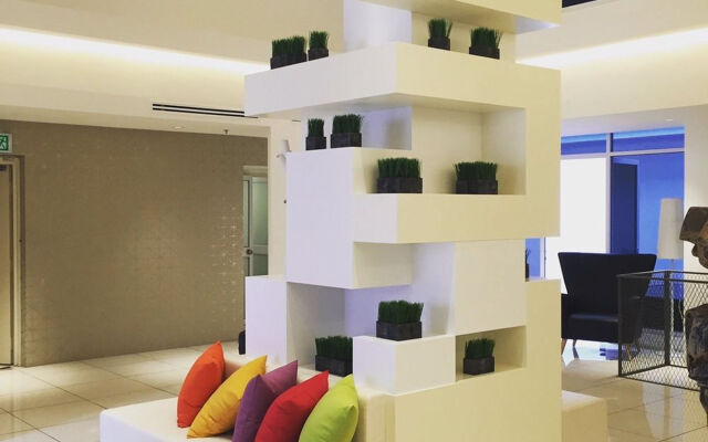 T+ Hotel Macallum