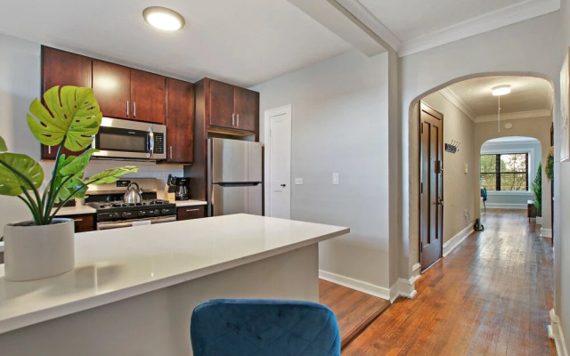 Classic & Charming 2BR Apt in Lincoln