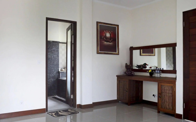 Tini Villa