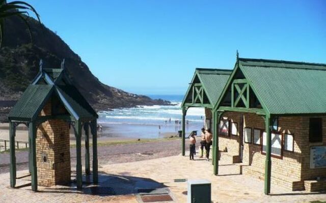 Backpacker Beach Hostel