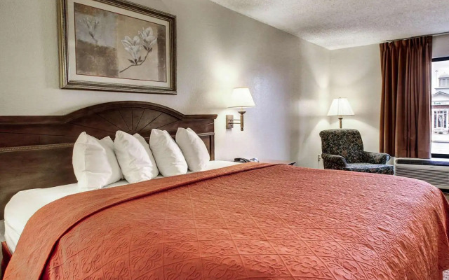 Quality Inn & Suites Clinton - Jackson West