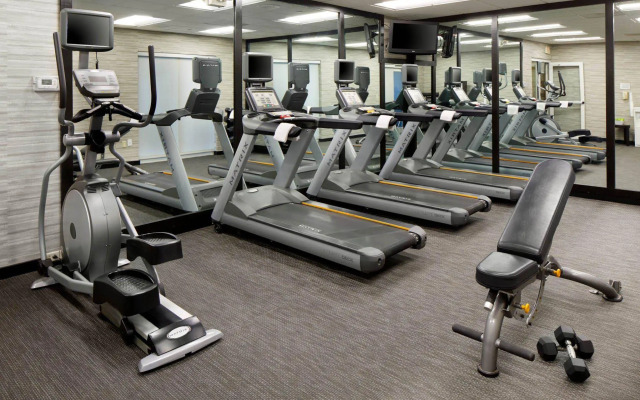 Courtyard by Marriott Edison Woodbridge