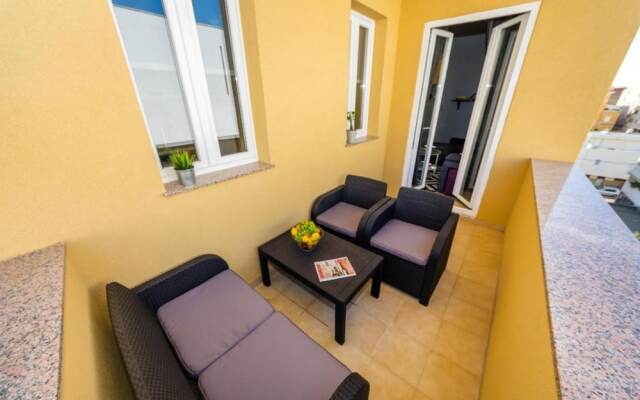 Harbour Lounge Apartment