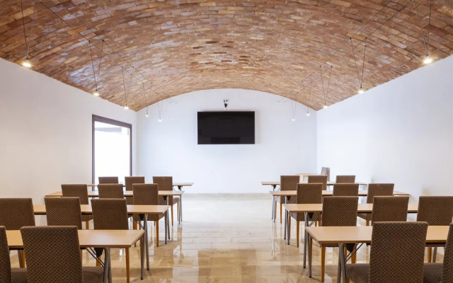 Ad Hoc Vitae Retreats & Health - Adults Only