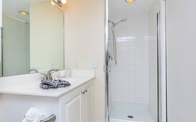 Le Marina Bay 707 by Go Florida Condo, Sunny Isles.