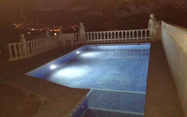 Detached villa, private pool only 10 minutes to beaches