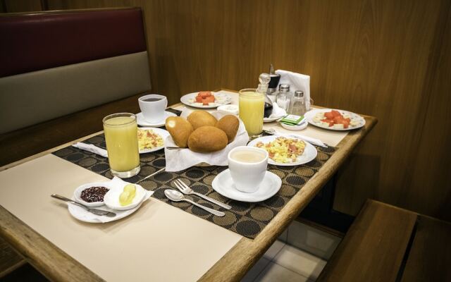 Mariscal Inn & Suites