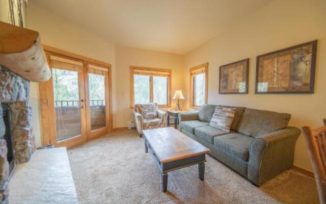 Arapahoe Lodge by SummitCove Vacation Lodging