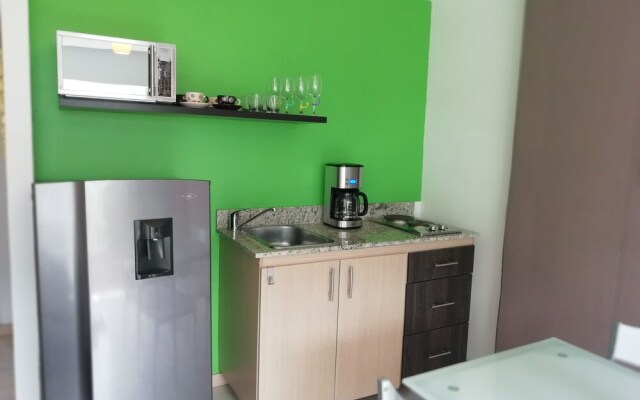Apartasuites Laureles Cmc